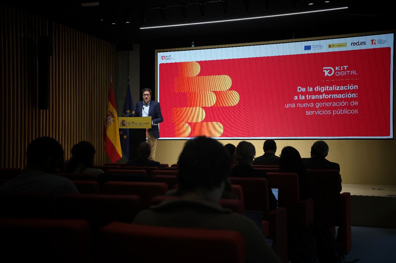 Óscar López. Kit Digital