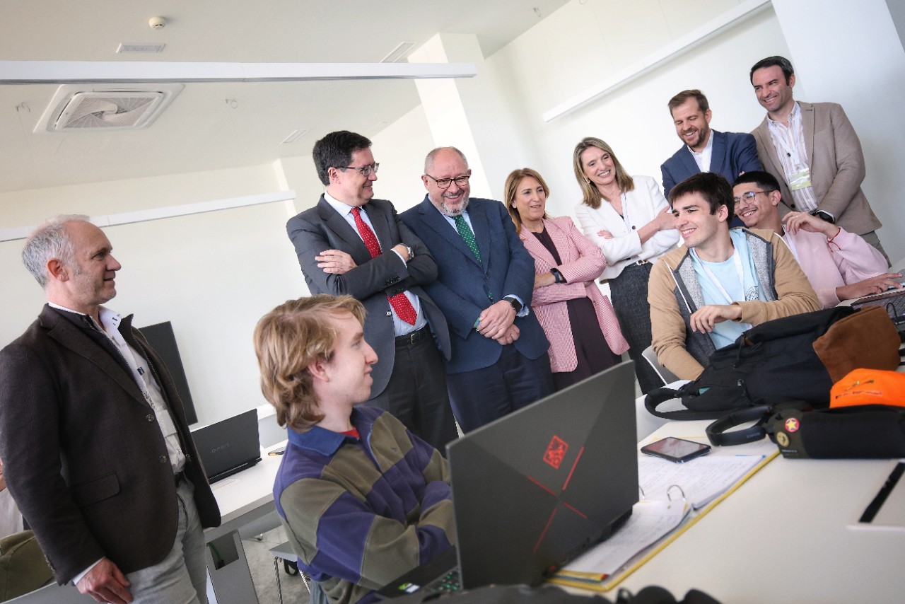 ministro Óscar López