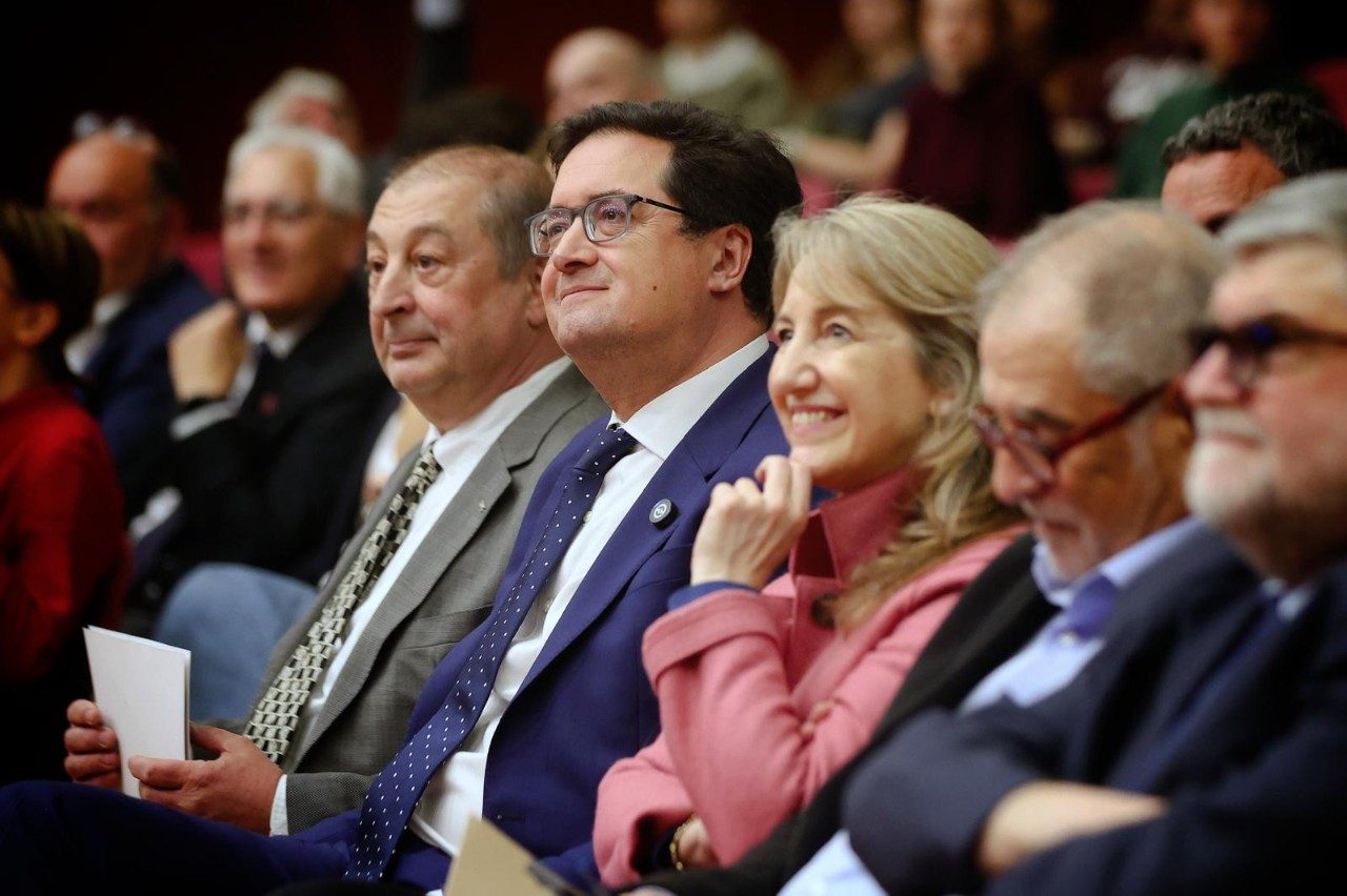 El ministro Óscar López.