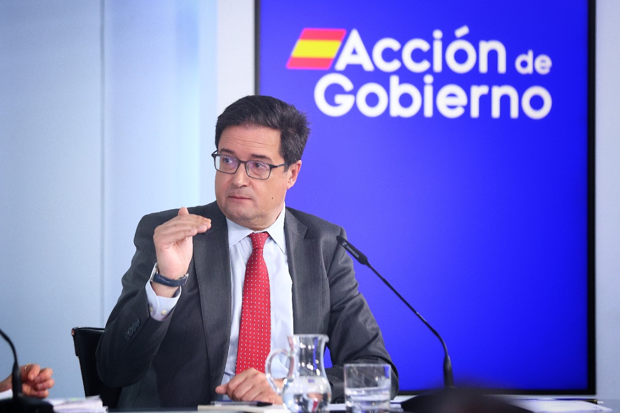 ministro Óscar López