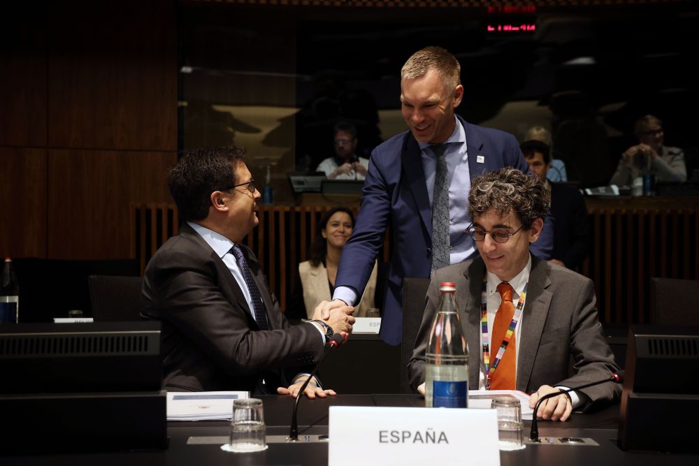 El ministro Óscar López antes del Consejo de Ministros de Telecomunicaciones de la UE celebrado en Luxemburgo.