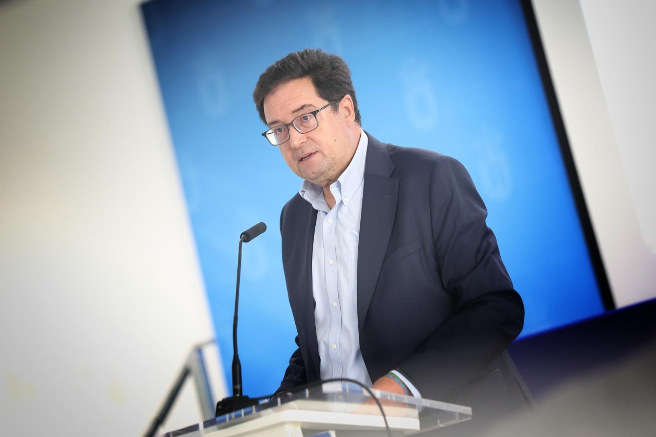 El ministro Óscar López.
