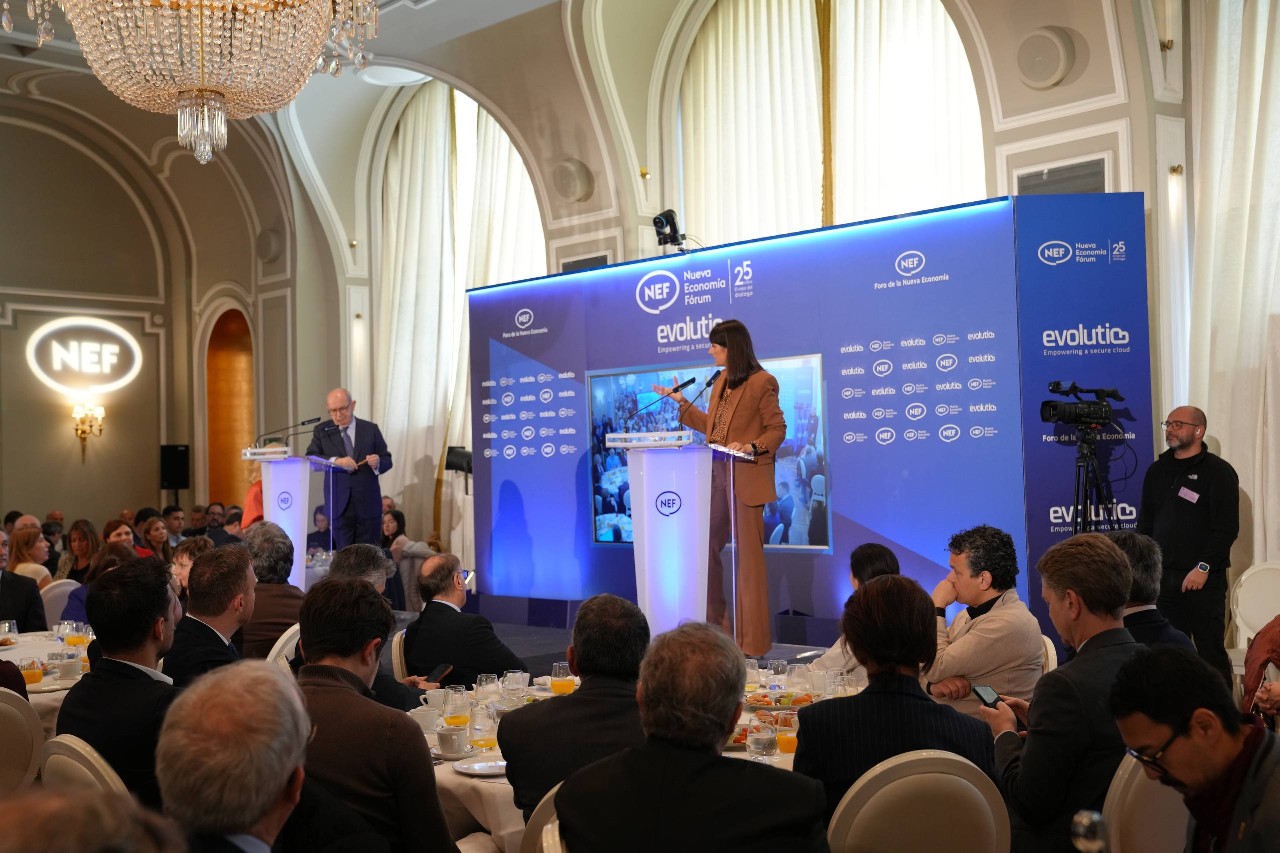 María González Veracruz en Nueva Economía Fórum