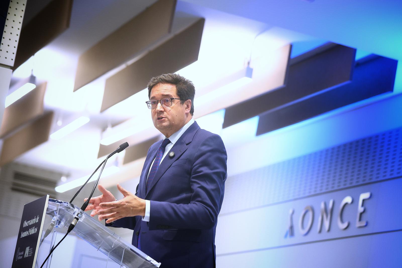 El ministro Óscar López.