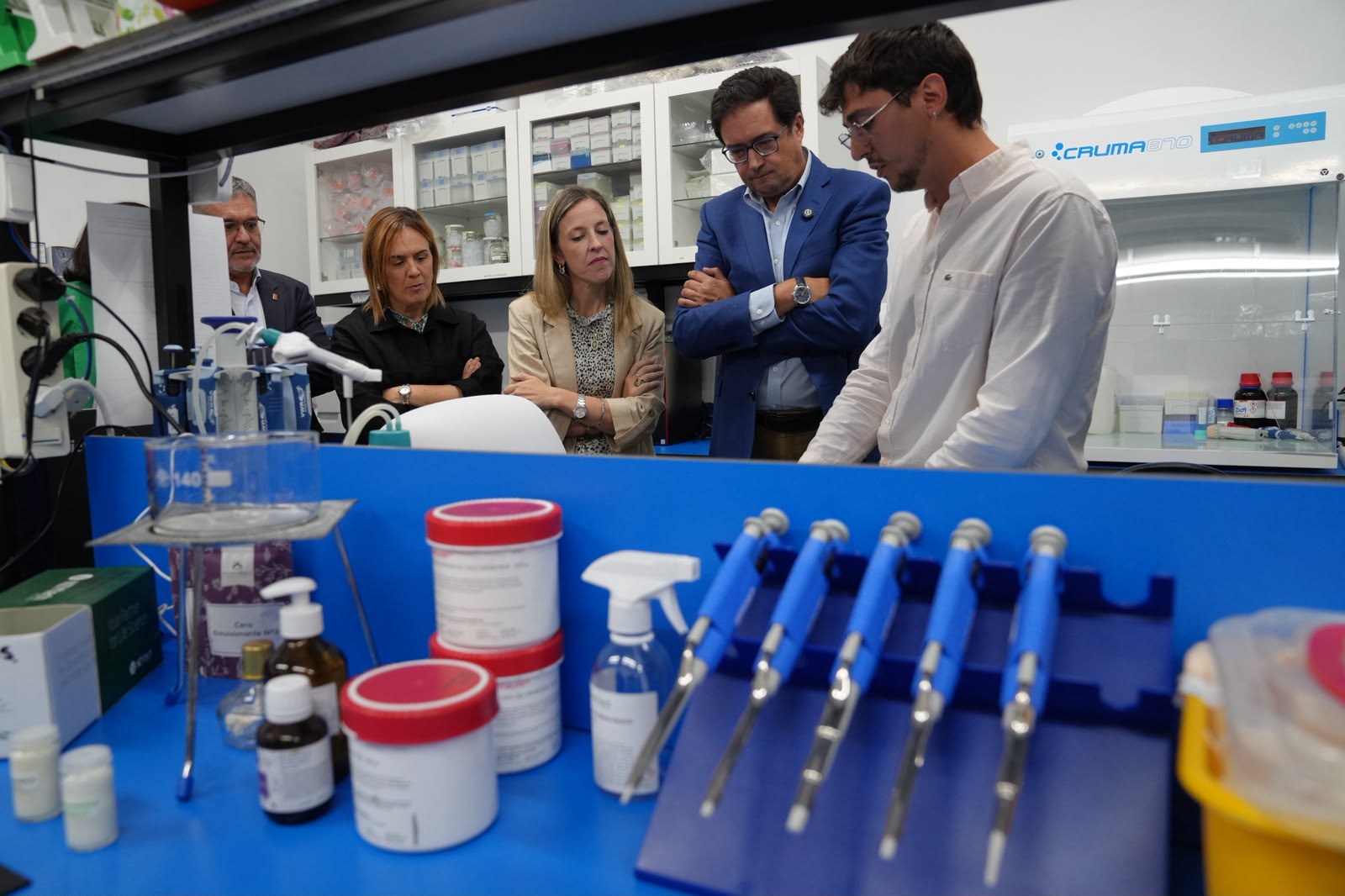 El ministro Óscar López durante su visita.