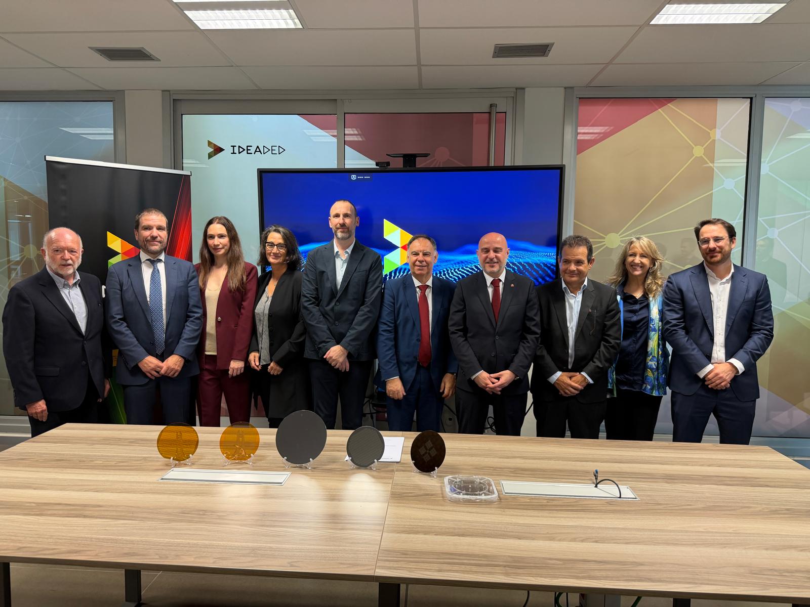 El Gobierno invierte 9,5 millones de euros en la empresa española Ideaded que desarrolla microchips sostenibles