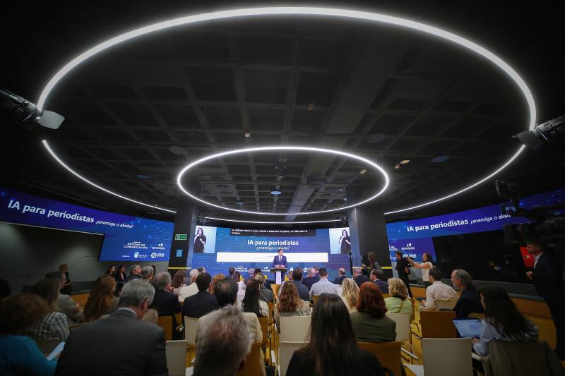 Óscar López defiende una gobernanza de la Inteligencia Artificial