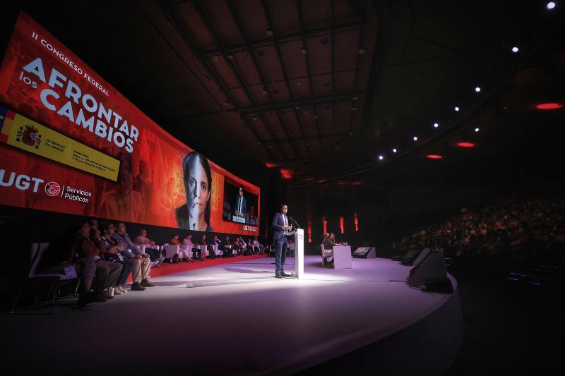 ministro Óscar López