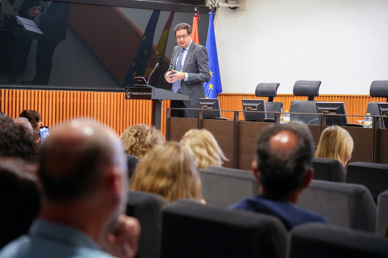 Ministro Oscar López presenta primeros resultados Plan Antiestafas del Gobierno