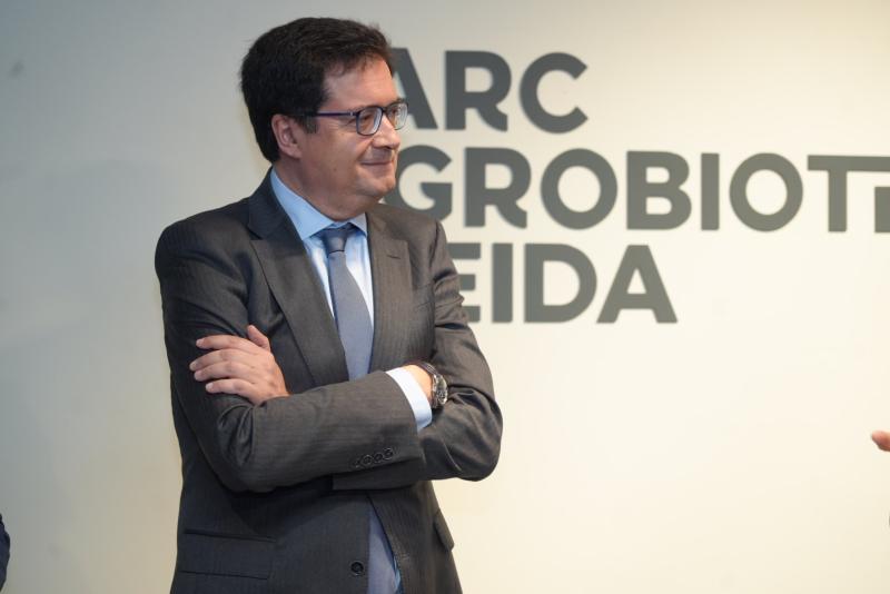 Minister Óscar López during the event