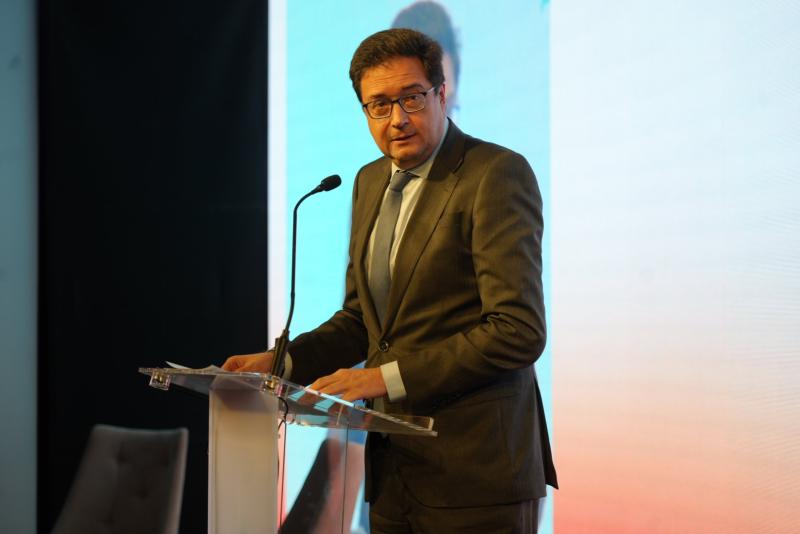 O ministro Óscar López durante o evento