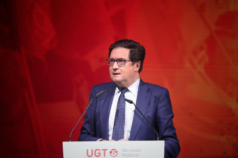 Óscar López: “Tenemos que negociar un nuevo acuerdo sindical que mejore las condiciones laborales de los empleados públicos” 