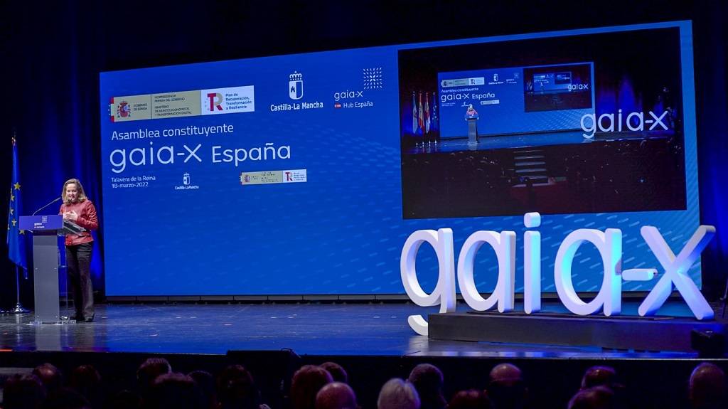 ​La vicepresidenta primer durant l'acte institucional per a la constitució de l'Associació Gaia-X Espanya